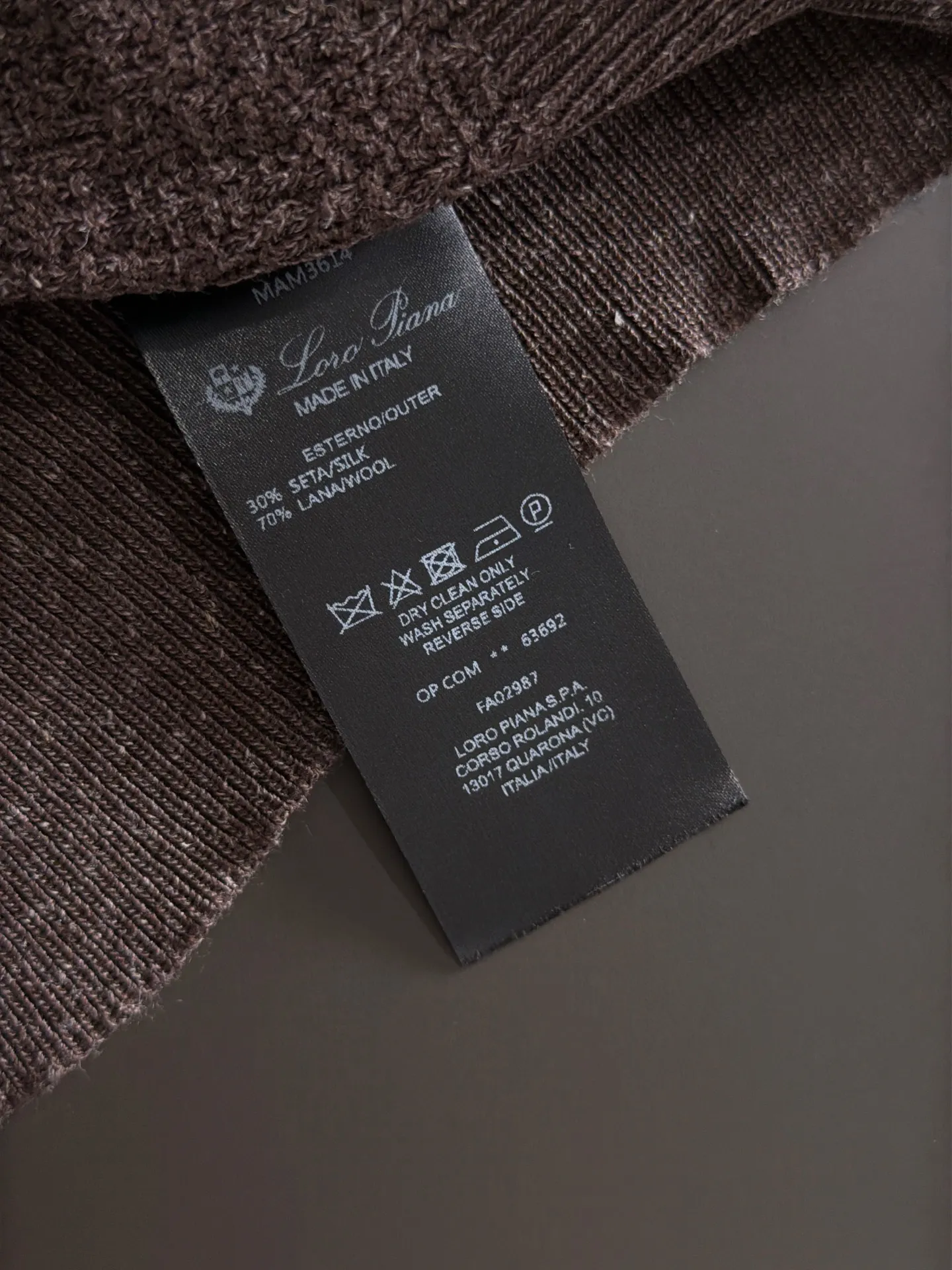 Next day shipment LP high quality Loro Piana 26ss New Arrival men's short-sleeved T-shirt Made of combed cotton yarn knitted cotton fabric, no pressure when entering and exiting the counter Exclusive control of raw materials It feels substantial when weighed, and the upper body is more textured than ordinary T-shirts. This texture can cope with the weather easily and is suitable for both hot and cold! Loose fit design, looks noble. The only correct version is available Size: M to XXXL